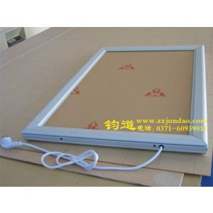 灯箱 照亮城市与文化的现代光艺术